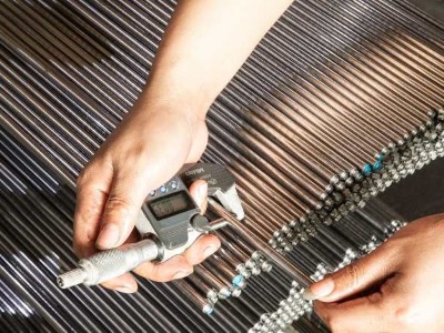 生产丝杆该如何选择不锈钢棒原材料